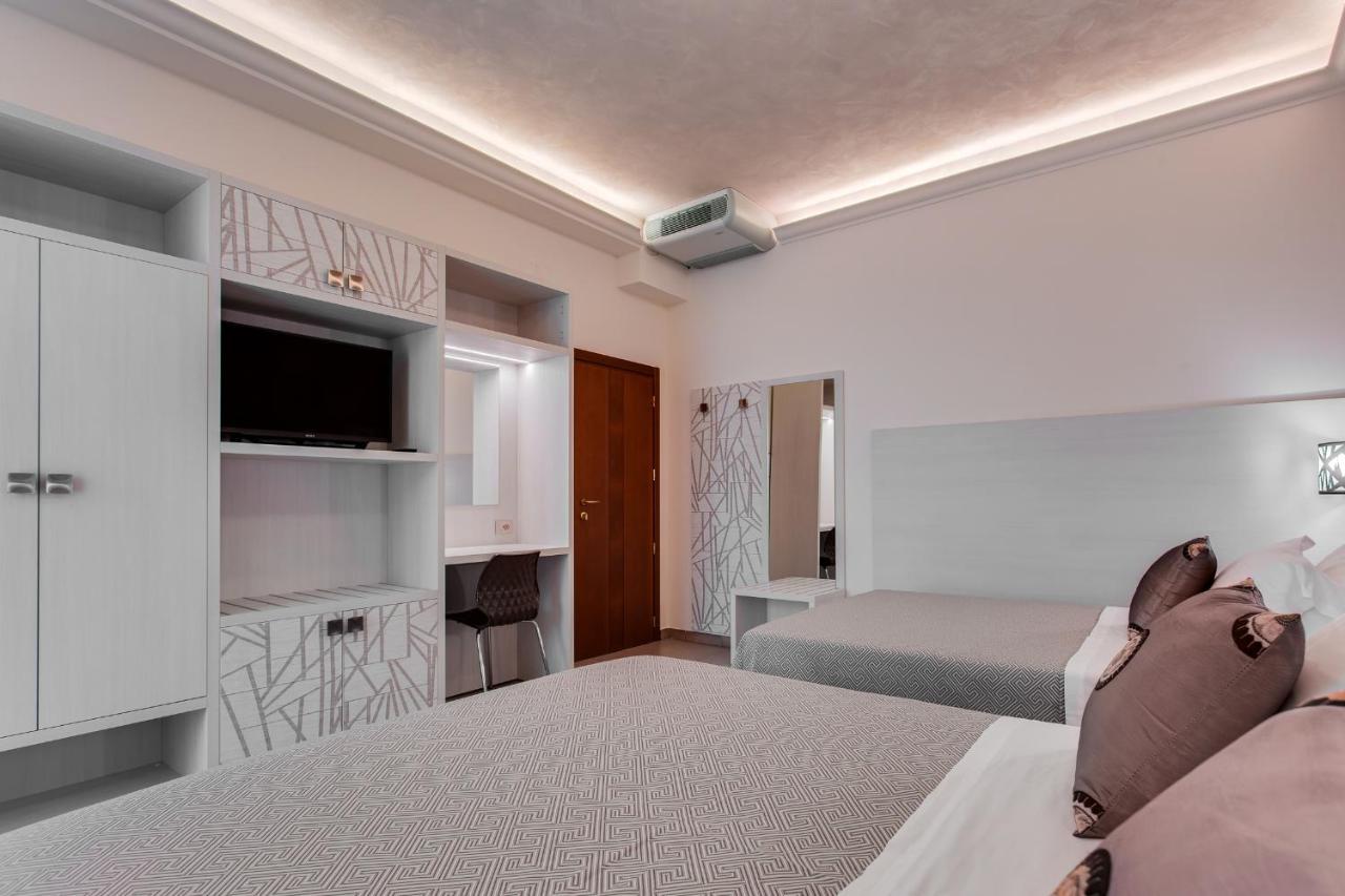 Hotel Dolcevita Чезенатико Экстерьер фото