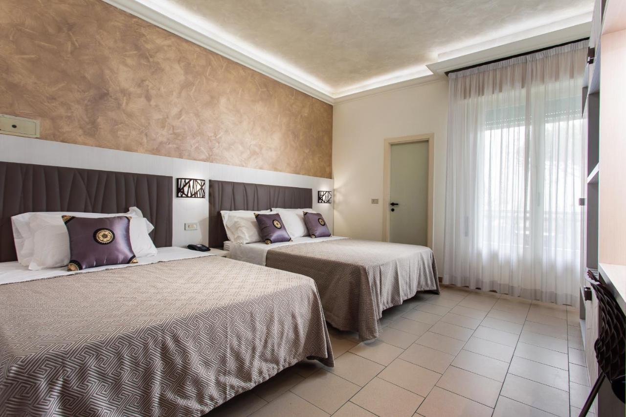 Hotel Dolcevita Чезенатико Экстерьер фото