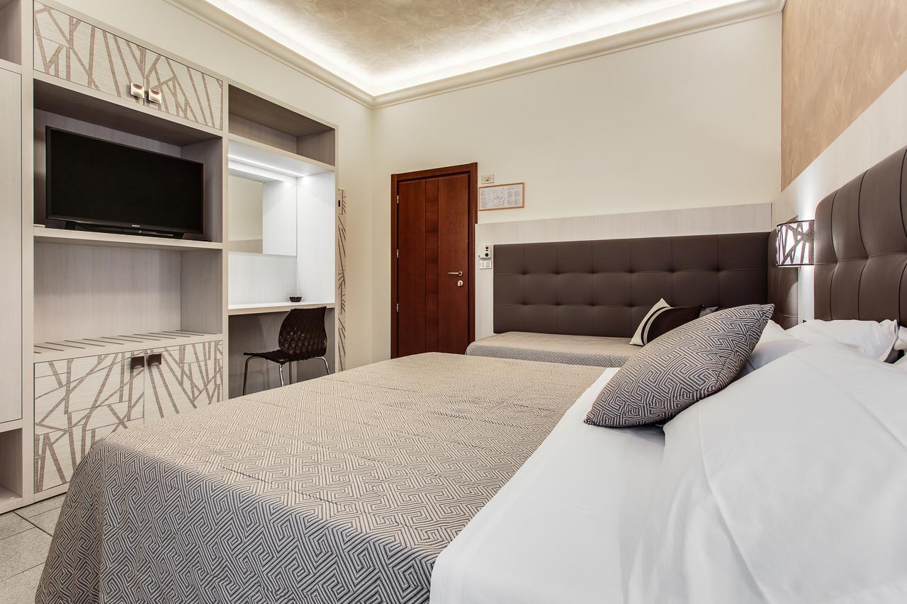 Hotel Dolcevita Чезенатико Экстерьер фото